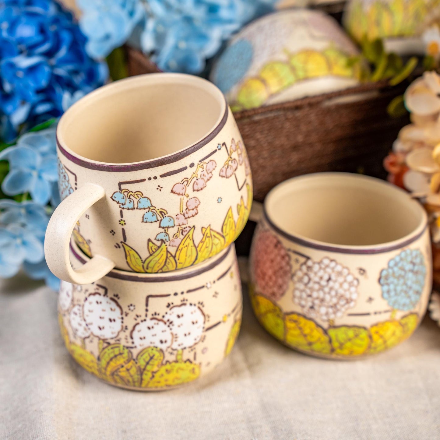 Funny Cat Coffee Mugs Handpainted Rustic Ceramic Playing Kitty Espresso Cups Watercolor Style Tiny Cat Water Cups Wildflower Cappuccino Mugs