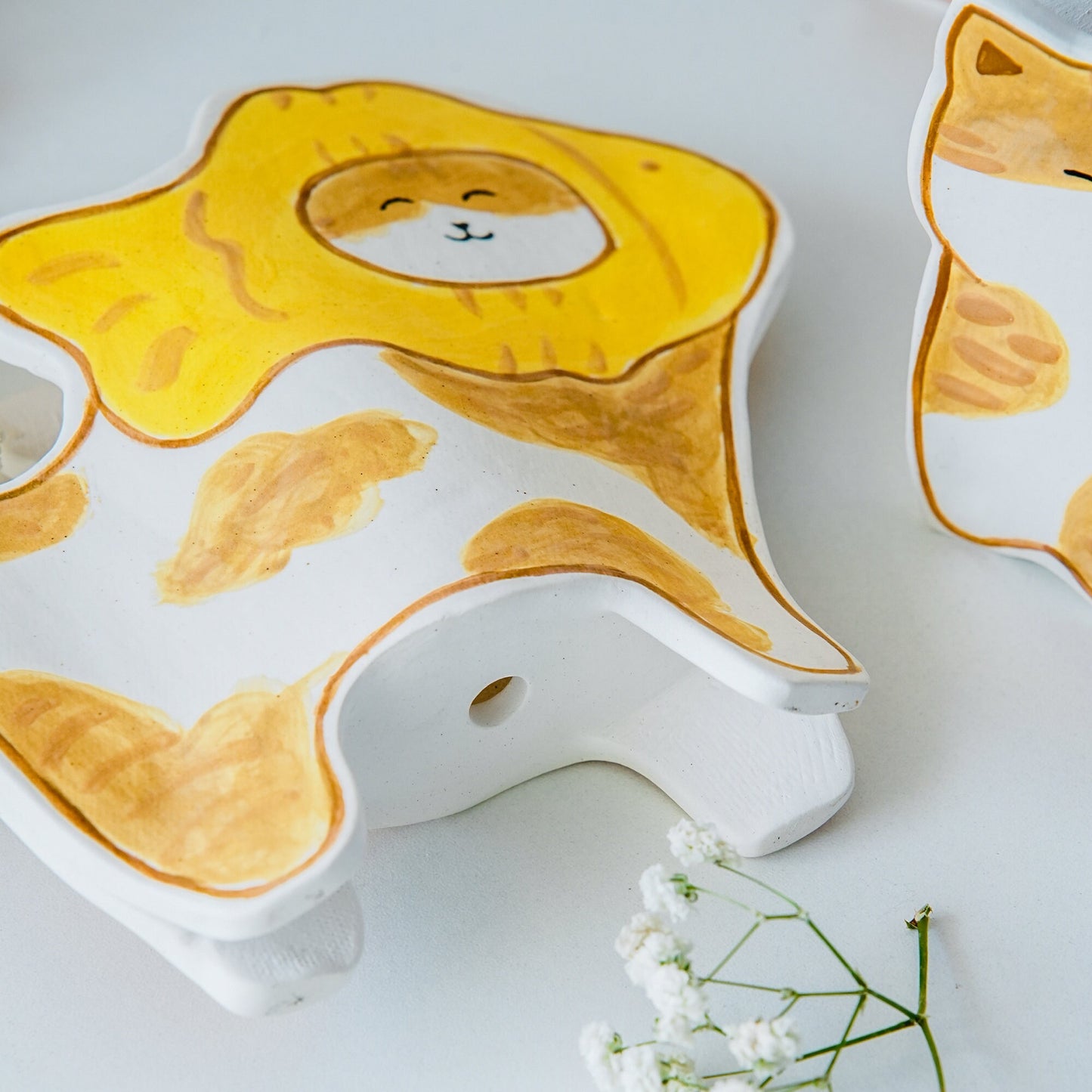 Cute Kitty Vase for Succulents and Small Flowers, Cat-Shaped Handmade Ceramic Planter, Charming Feline Decor for Plant Lovers