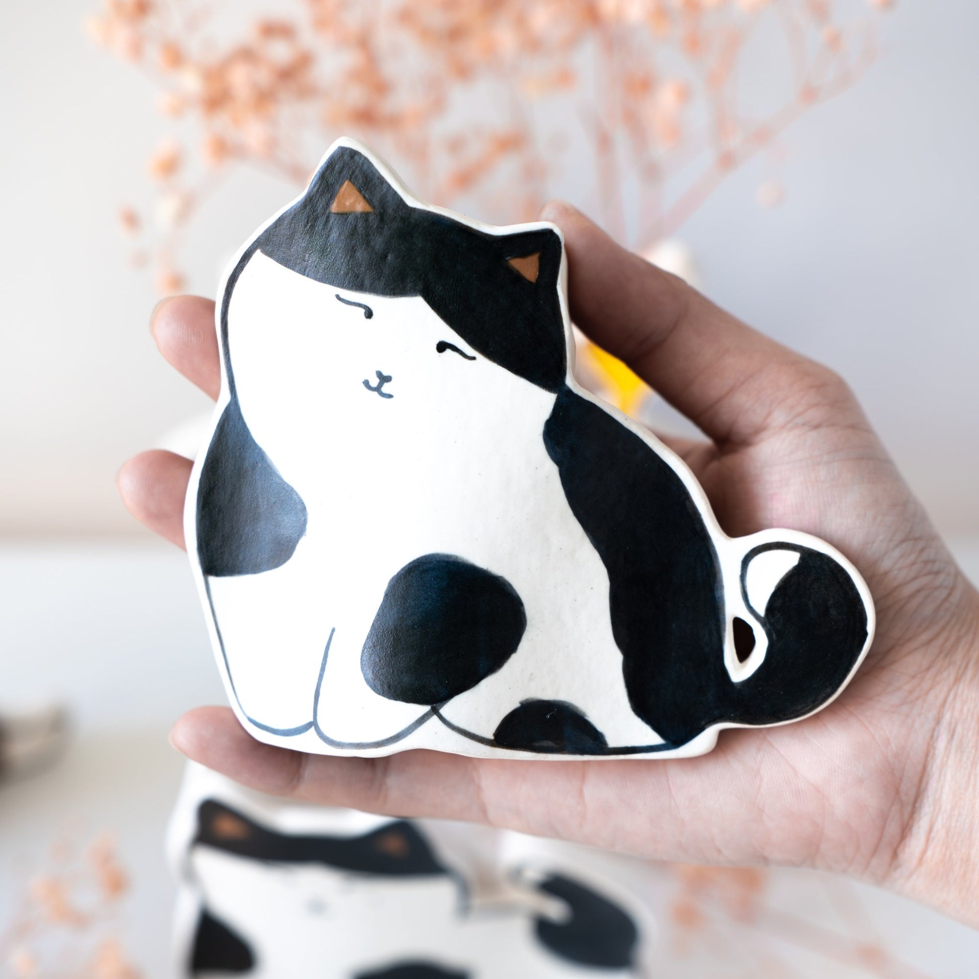 Two Styles Cow Cat Ceramic Planter, Charming Handcrafted Pottery Vase for Cat Enthusiasts, Unique Indoor Plant Decor Gifts for Mum