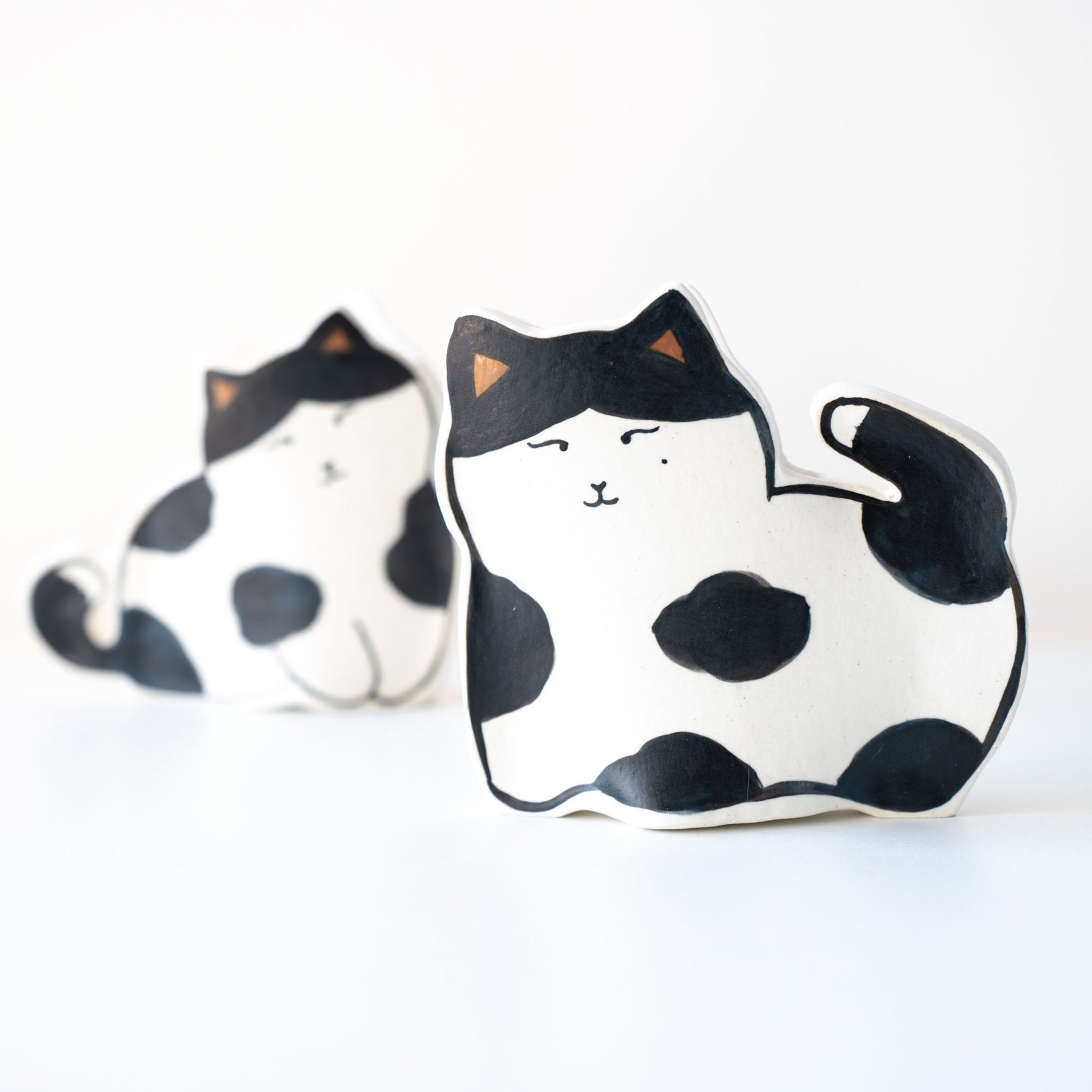 Two Styles Cow Cat Ceramic Planter, Charming Handcrafted Pottery Vase for Cat Enthusiasts, Unique Indoor Plant Decor Gifts for Mum