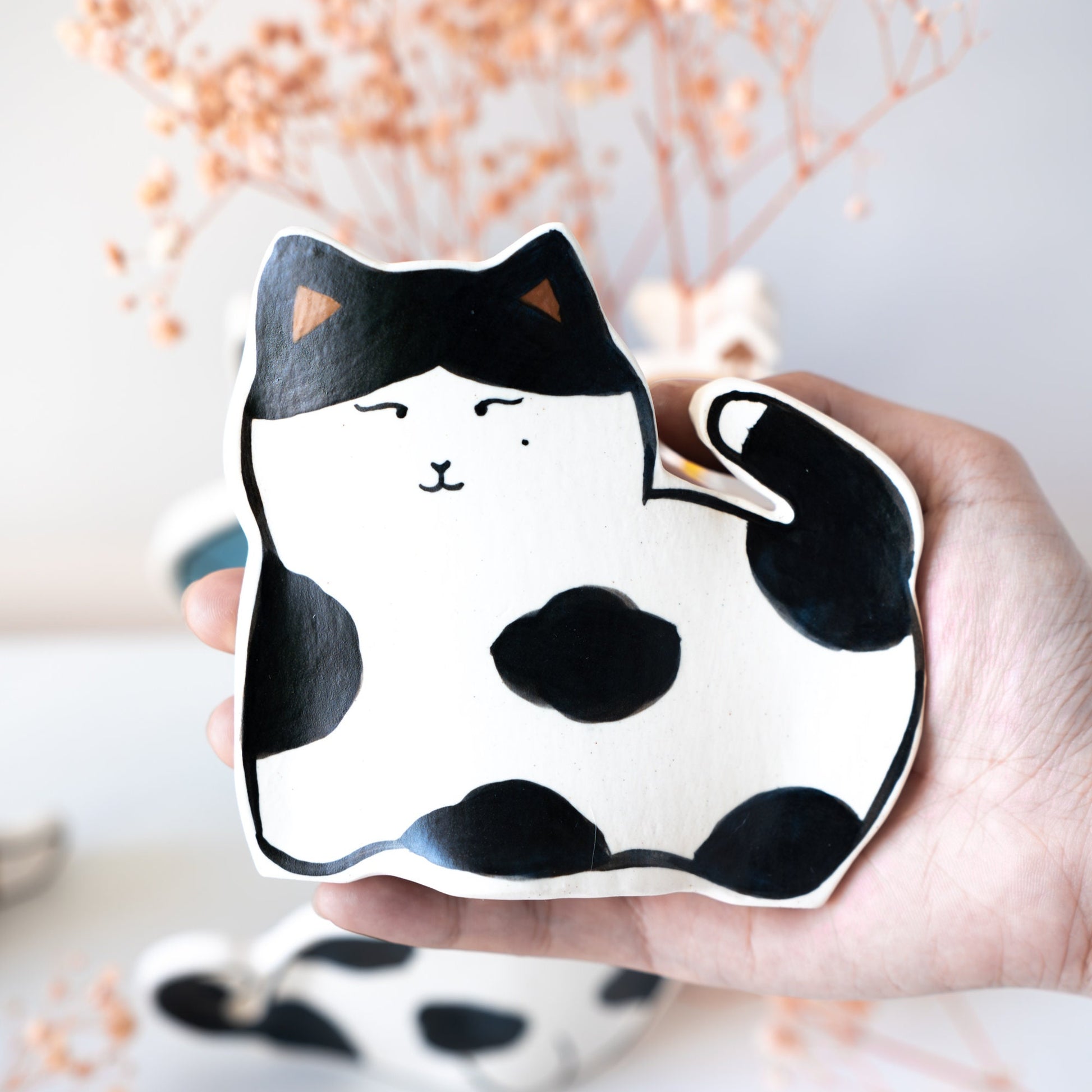 Two Styles Cow Cat Ceramic Planter, Charming Handcrafted Pottery Vase for Cat Enthusiasts, Unique Indoor Plant Decor Gifts for Mum