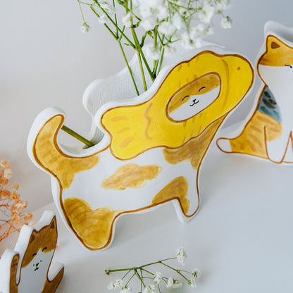 Cute Kitty Vase for Succulents and Small Flowers, Cat-Shaped Handmade Ceramic Planter, Charming Feline Decor for Plant Lovers