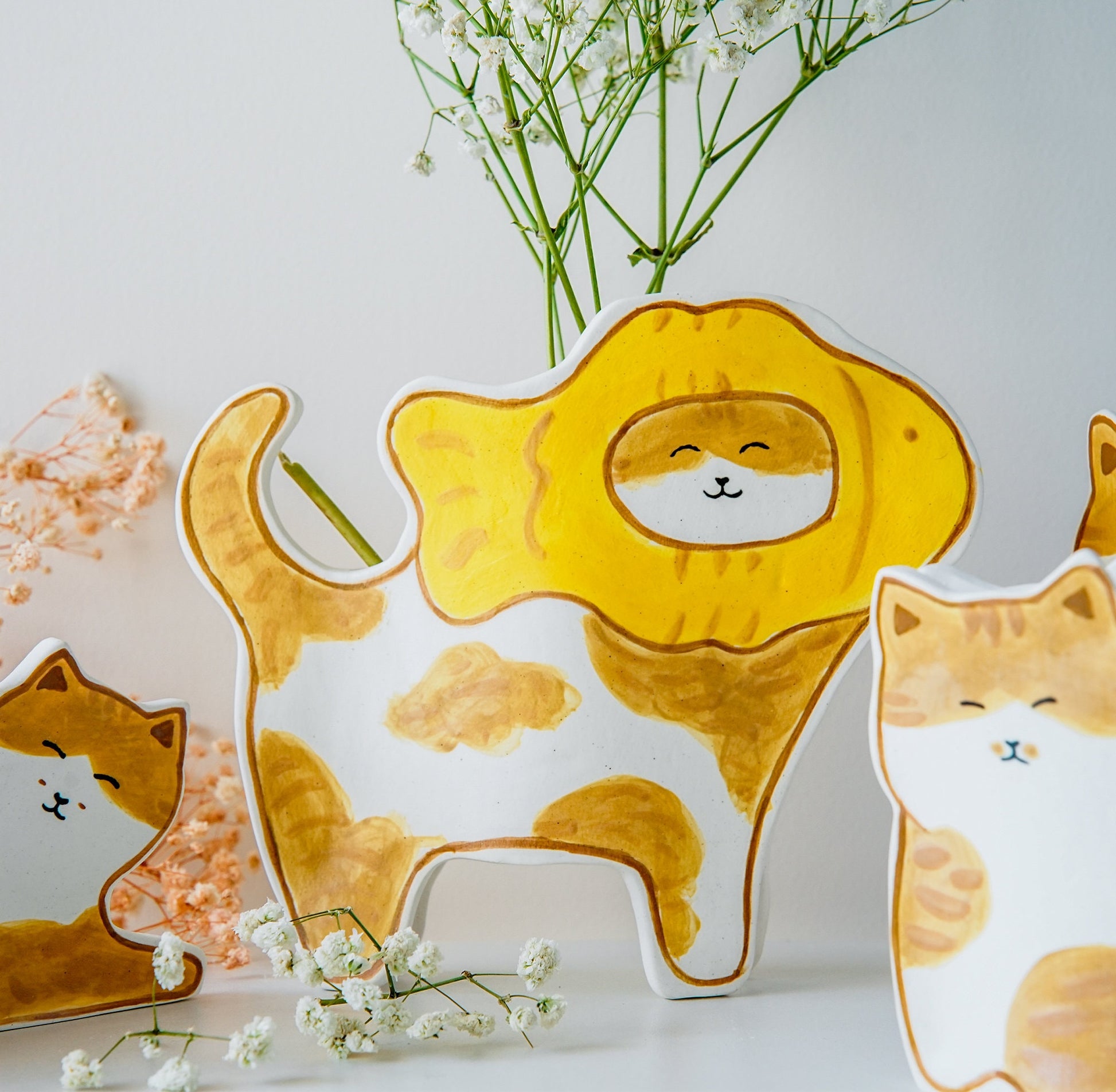 Cute Kitty Vase for Succulents and Small Flowers, Cat-Shaped Handmade Ceramic Planter, Charming Feline Decor for Plant Lovers