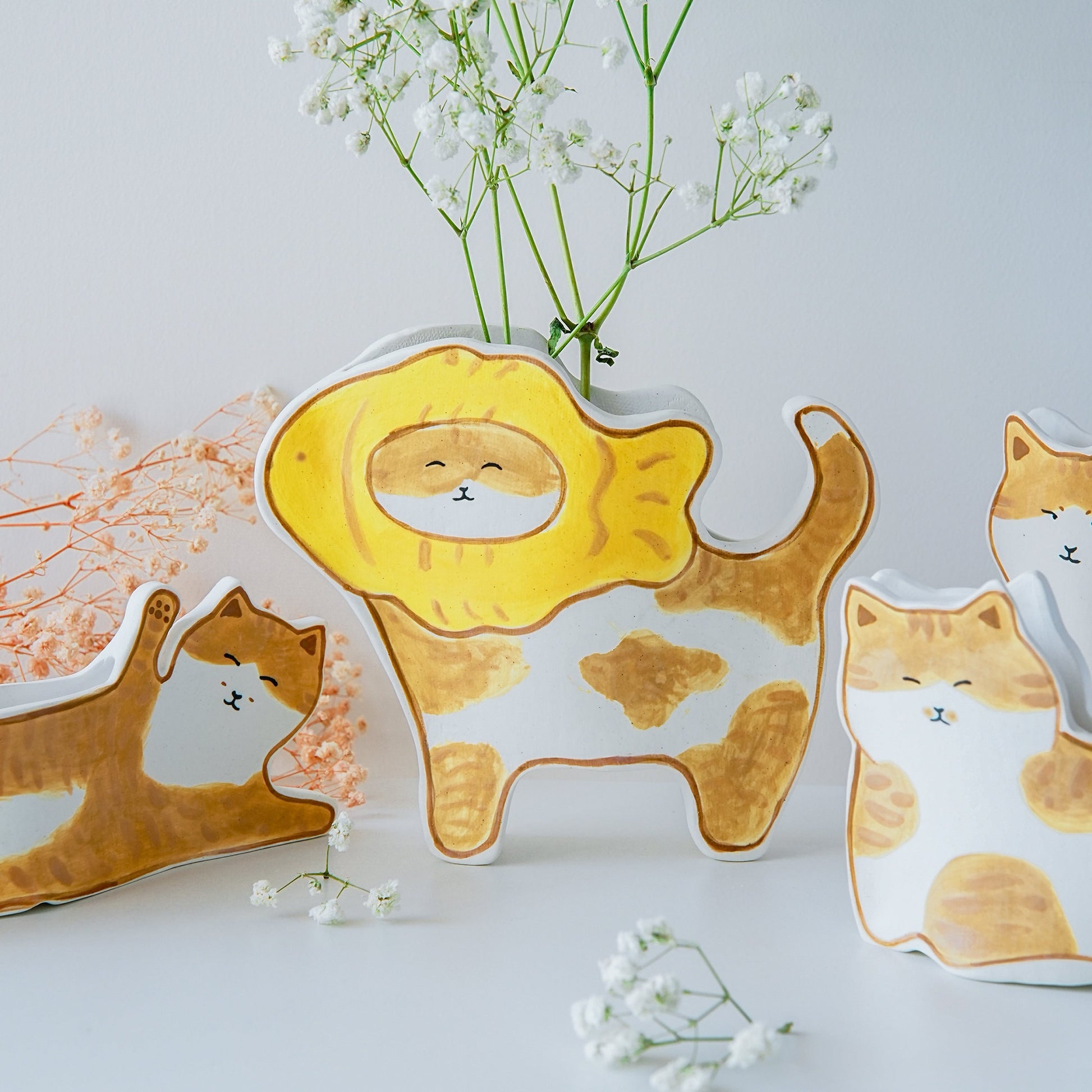 Cute Kitty Vase for Succulents and Small Flowers, Cat-Shaped Handmade Ceramic Planter, Charming Feline Decor for Plant Lovers