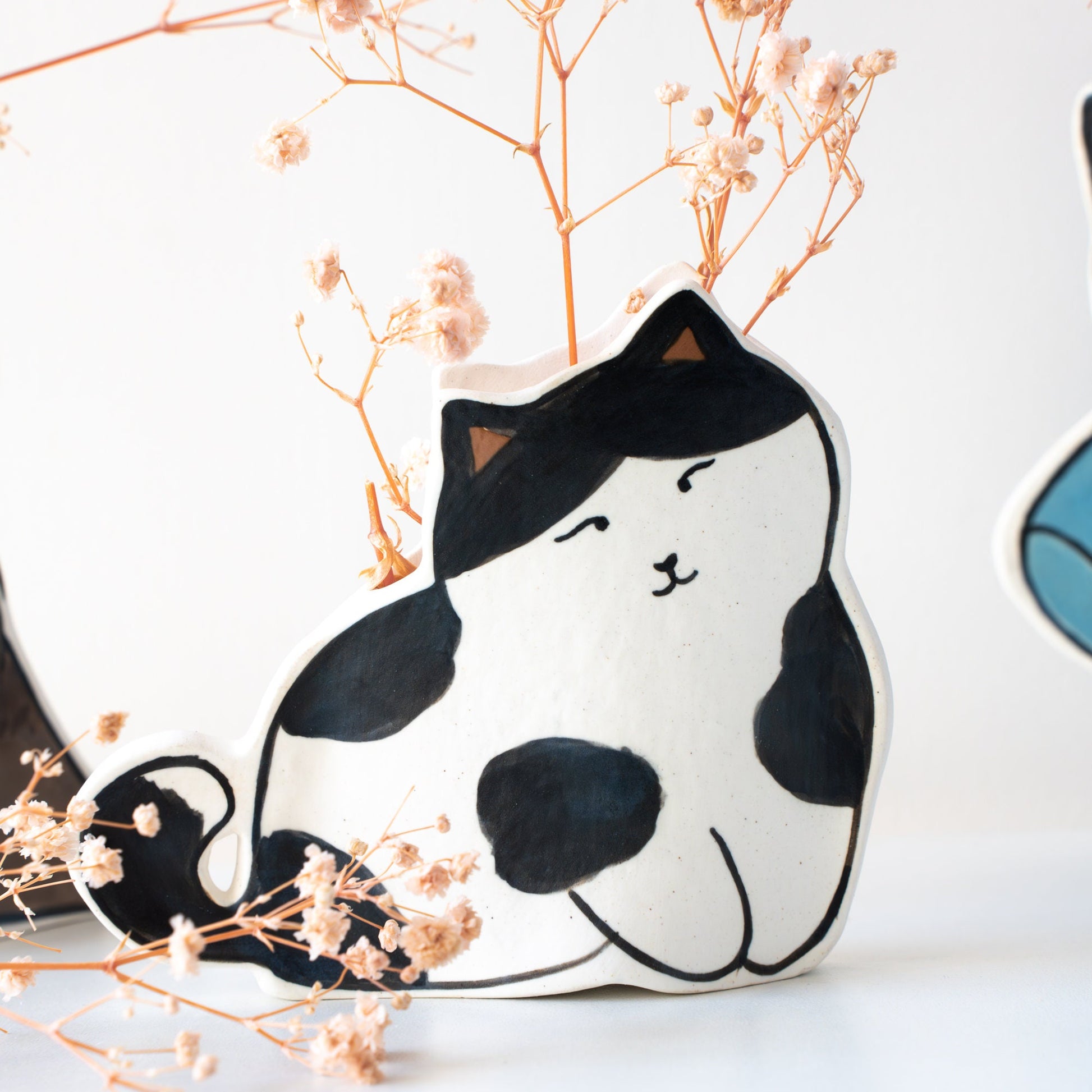 Two Styles Cow Cat Ceramic Planter, Charming Handcrafted Pottery Vase for Cat Enthusiasts, Unique Indoor Plant Decor Gifts for Mum
