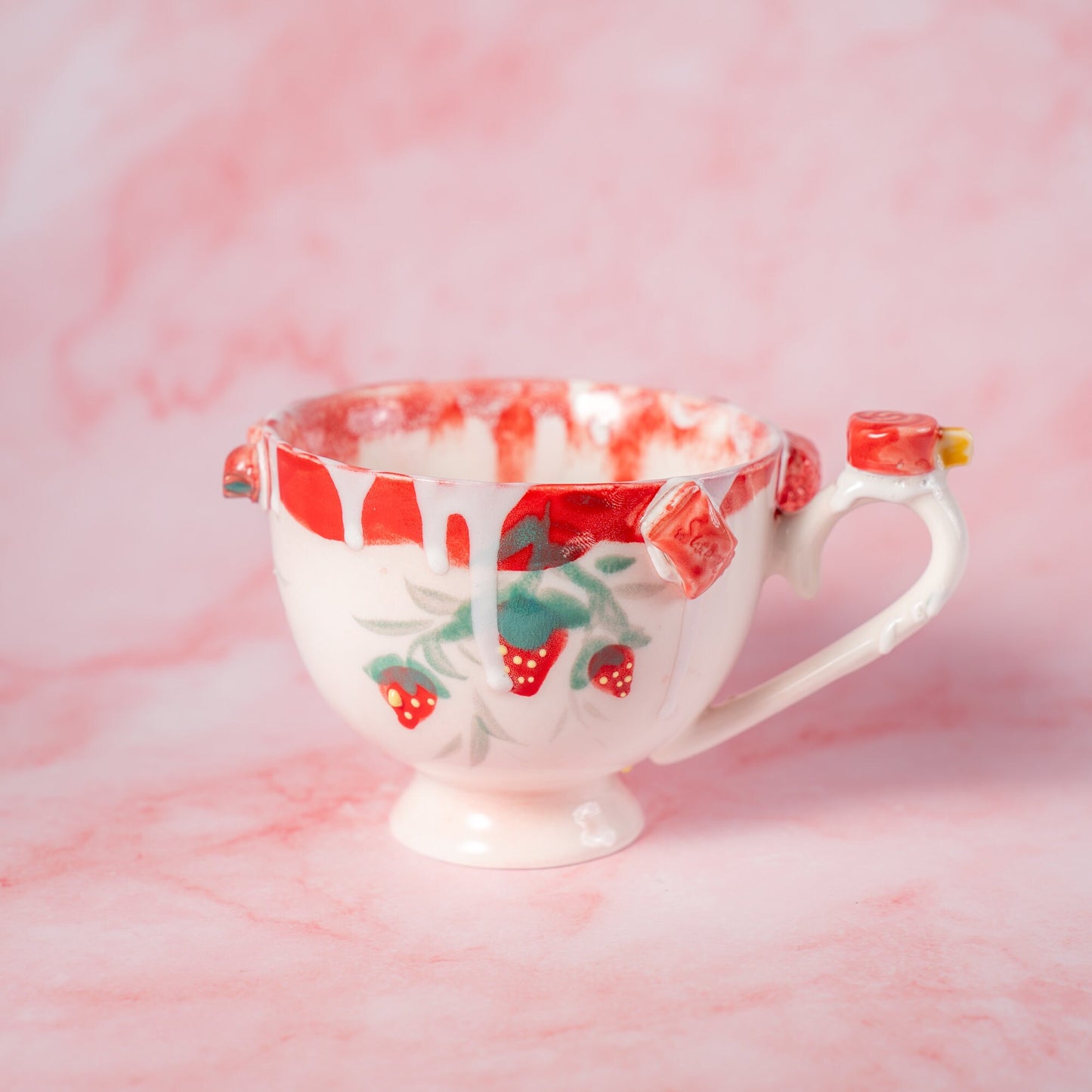 Strawberry handmade ceramic mug Strawberry soirée pottery cup handmade mug aesthetic mug modern coffee mug Cute Pink drinkware motehr's day
