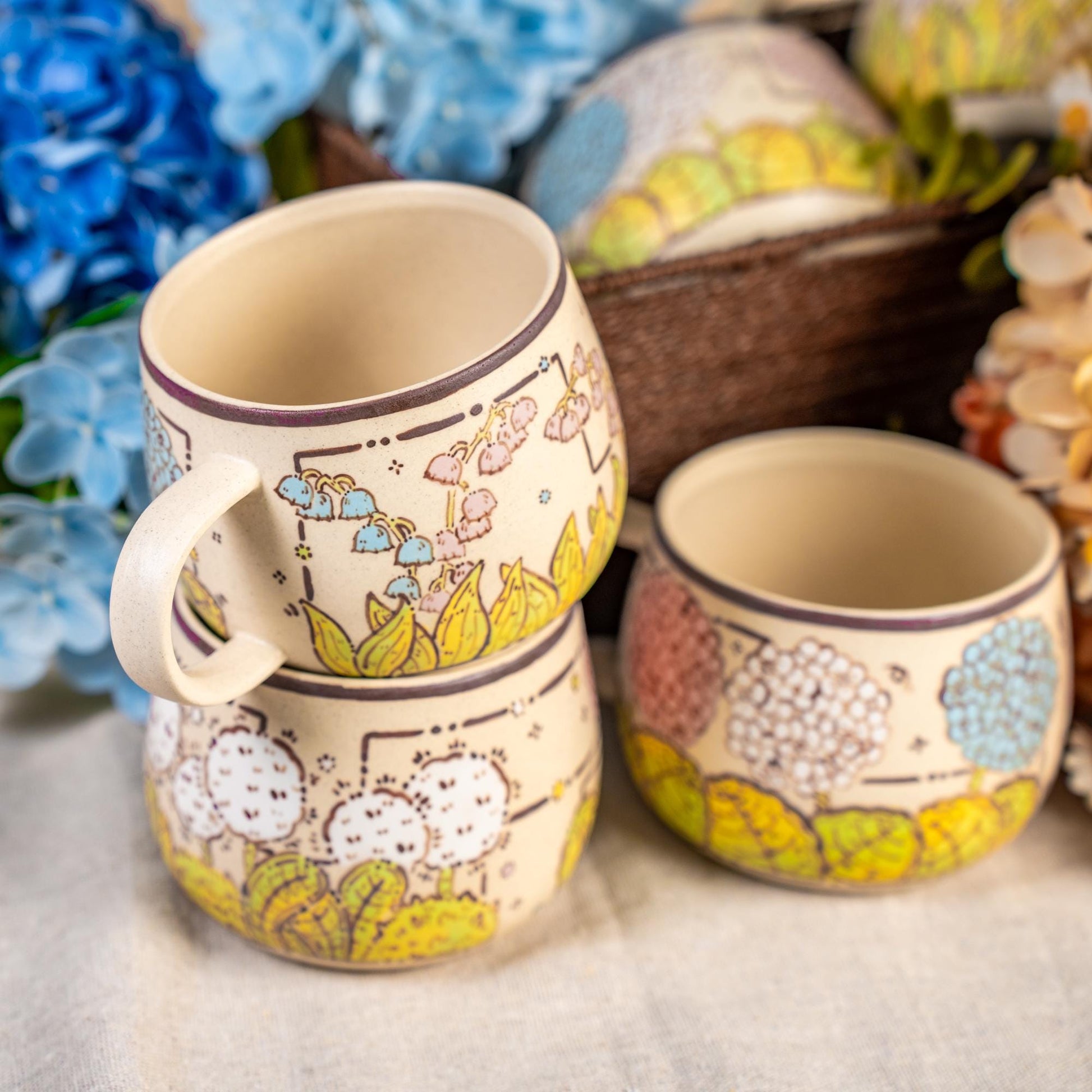 Funny Cat Coffee Mugs Handpainted Rustic Ceramic Playing Kitty Espresso Cups Watercolor Style Tiny Cat Water Cups Wildflower Cappuccino Mugs