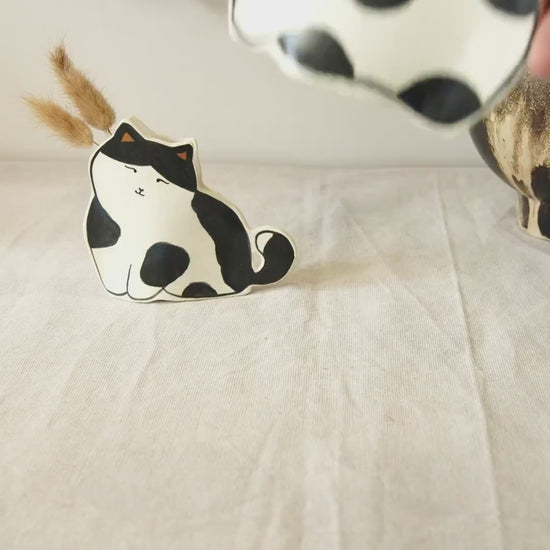 Two Styles Cow Cat Ceramic Planter, Charming Handcrafted Pottery Vase for Cat Enthusiasts, Unique Indoor Plant Decor Gifts for Mum